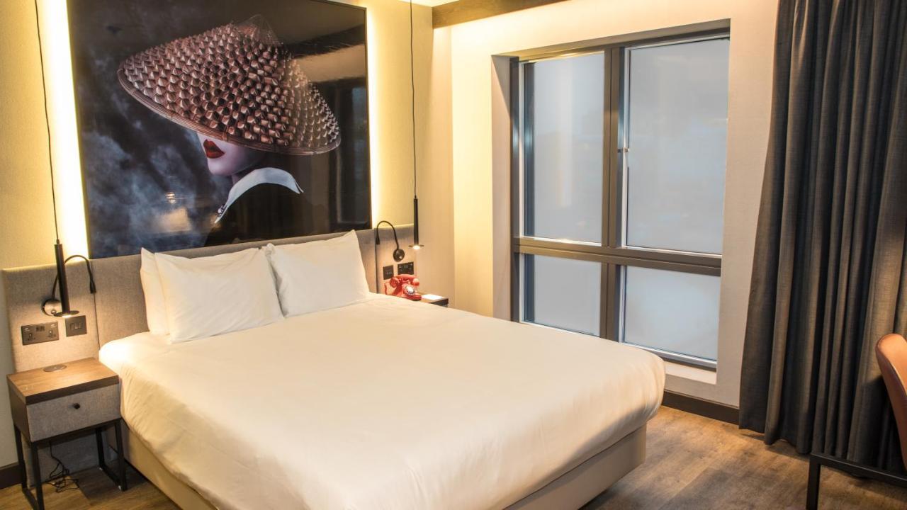 Radisson Red London Greenwich The O2 Экстерьер фото