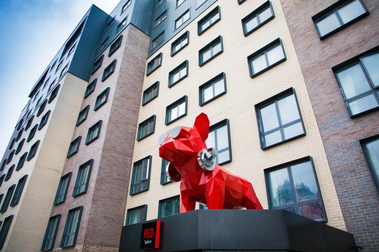 Radisson Red London Greenwich The O2 Экстерьер фото